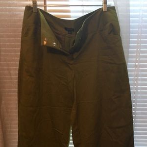 Weekend fun or work fun mid calf pants